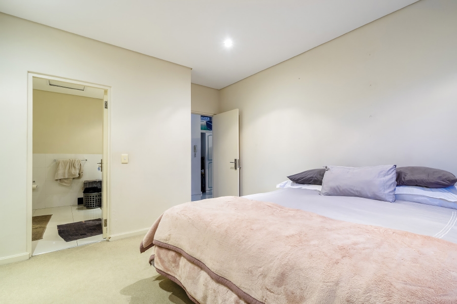 2 Bedroom Property for Sale in Claremont Upper Western Cape